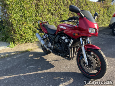 Yamaha FZS 600 Fazer