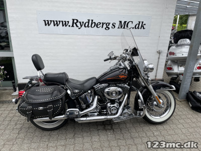 Harley-Davidson FLSTC Heritage Softail Classic Cruser