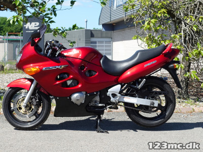 Suzuki GSX 750 F