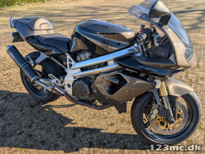 Aprilia SL 1000 Falco