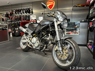 Ducati Monster 900 Cromo