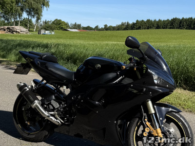 Yamaha YZF R1