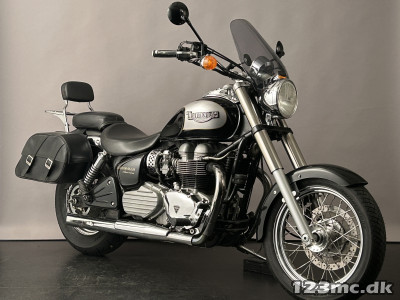 Triumph Bonneville America Triumph Bonneville America