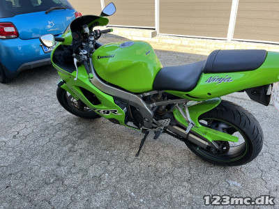Kawasaki ZX9R