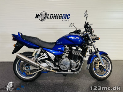 Suzuki GSX 1400 street