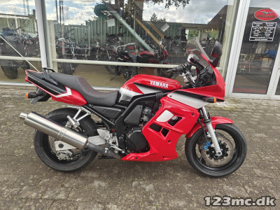 Yamaha FZS 600 Fazer