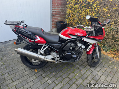 Yamaha FZS 600 Fazer