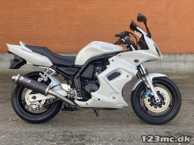 Yamaha FZS 600 Fazer