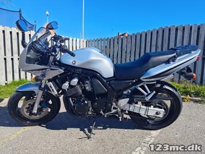 Yamaha FZS 600 Fazer