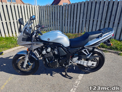 Yamaha FZS 600 Fazer