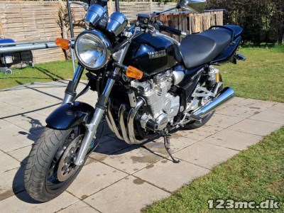 Yamaha XJR 1300