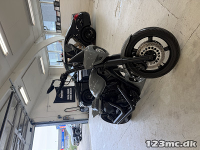 Yamaha XVS 1100 Drag Star