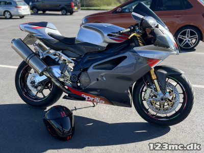 Aprilia RSV 1000 R Factory Carbon