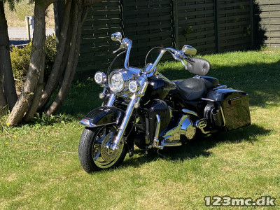 Harley-Davidson FLHRSI Road King Custom Tour