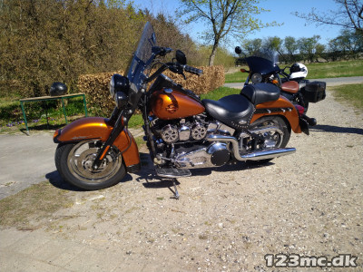 Harley-Davidson FLSTC Heritage Softail Classic