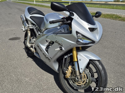 Kawasaki ZX6R 636