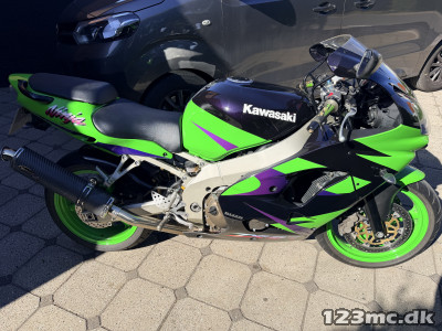 Kawasaki ZX9R