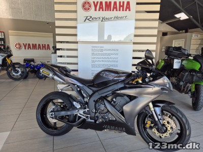 Yamaha YZF R1