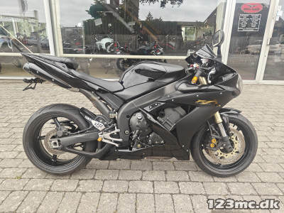 Yamaha YZF R1