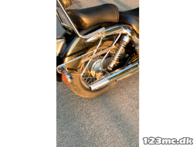 Suzuki VL 250 Intruder