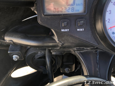 Triumph Sprint RS 955i Enarmet svinggaffel