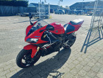 2005 Yamaha YZF R1