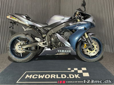 Yamaha YZF R1