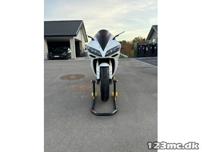 Yamaha YZF R1