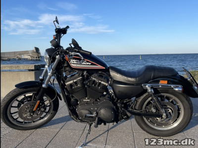 Harley-Davidson XL883R Roadster