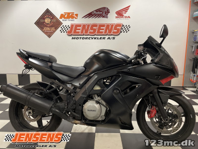 Suzuki SV 1000 S Suzuki SV 1000 S