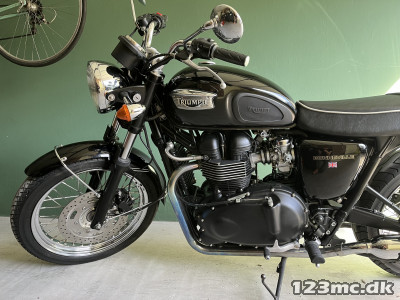 Triumph Bonneville 790 Black