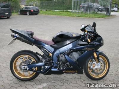 Yamaha YZF R1