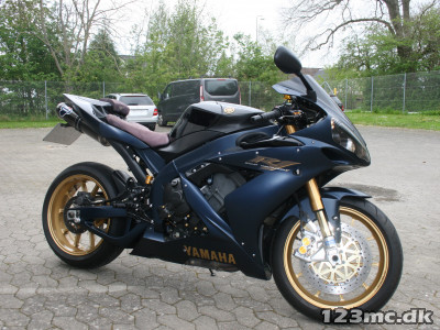 Yamaha YZF R1
