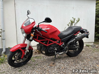 Ducati Monster 695 Naked