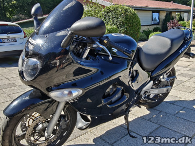 Suzuki GSX 750 F