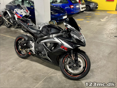 Suzuki GSXR 750 K7