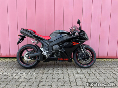 Yamaha YZF R1
