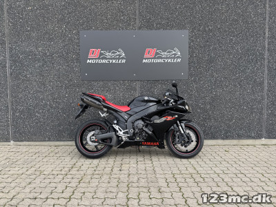 Yamaha YZF R1
