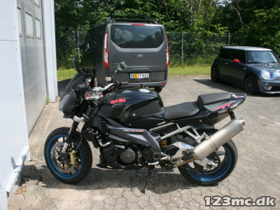 Aprilia RSV Tuono