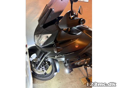 Suzuki DL 650 V-Strom Adventure Suzuki DL 650 V-Strom Adventure