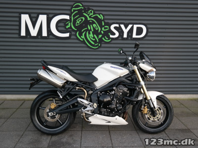 Triumph Street Triple MC-SYD       BYTTER GERNE