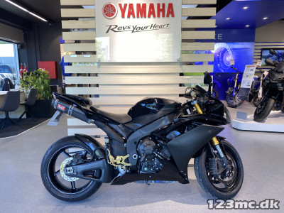 Yamaha YZF R1