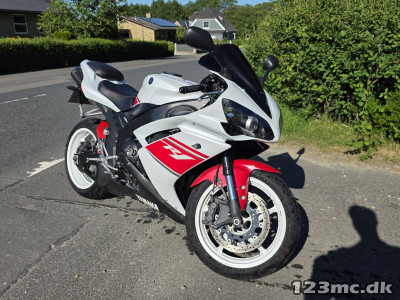 Yamaha YZF R1
