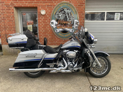 Harley-Davidson FLHTCUSE CVO Electra Glide Ultra Classic Tour