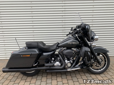 Harley-Davidson FLHX Street Glide HMC Motorcykler. Vi bytter gerne.
