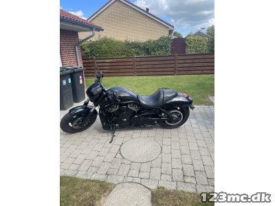 Harley-Davidson VRSCDX Night Rod Special