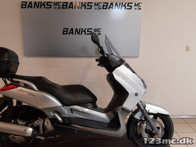 Yamaha X-Max 250