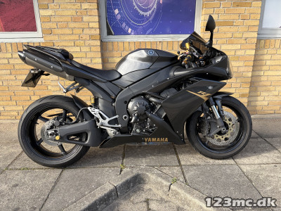 Yamaha YZF R1
