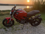 2010 Ducati Monster 1100 Evo 2010 Ducati Monster 1100 Evo