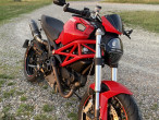 2010 Ducati Monster 1100 Evo 2010 Ducati Monster 1100 Evo